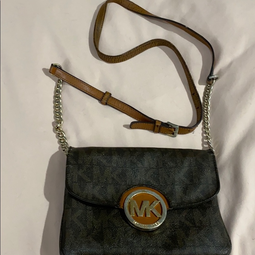 MK cross body